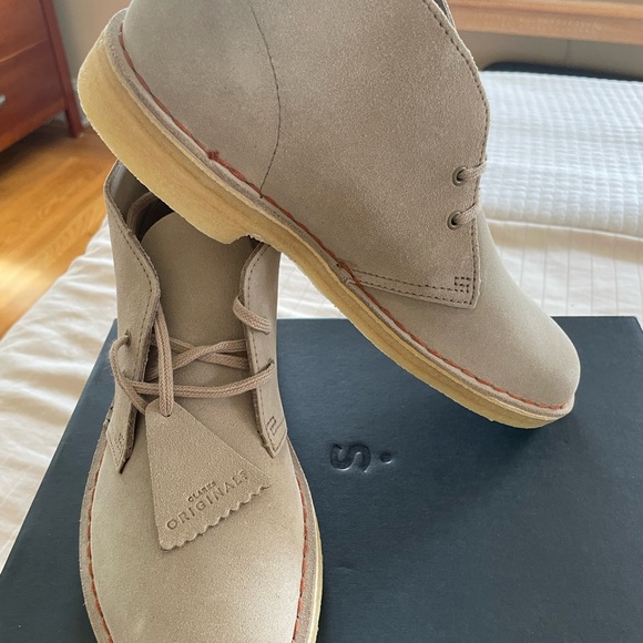 Clarks Men's Sand Suede Desert Boots. Size 7M. NWT in box. - Picture 6 of 10